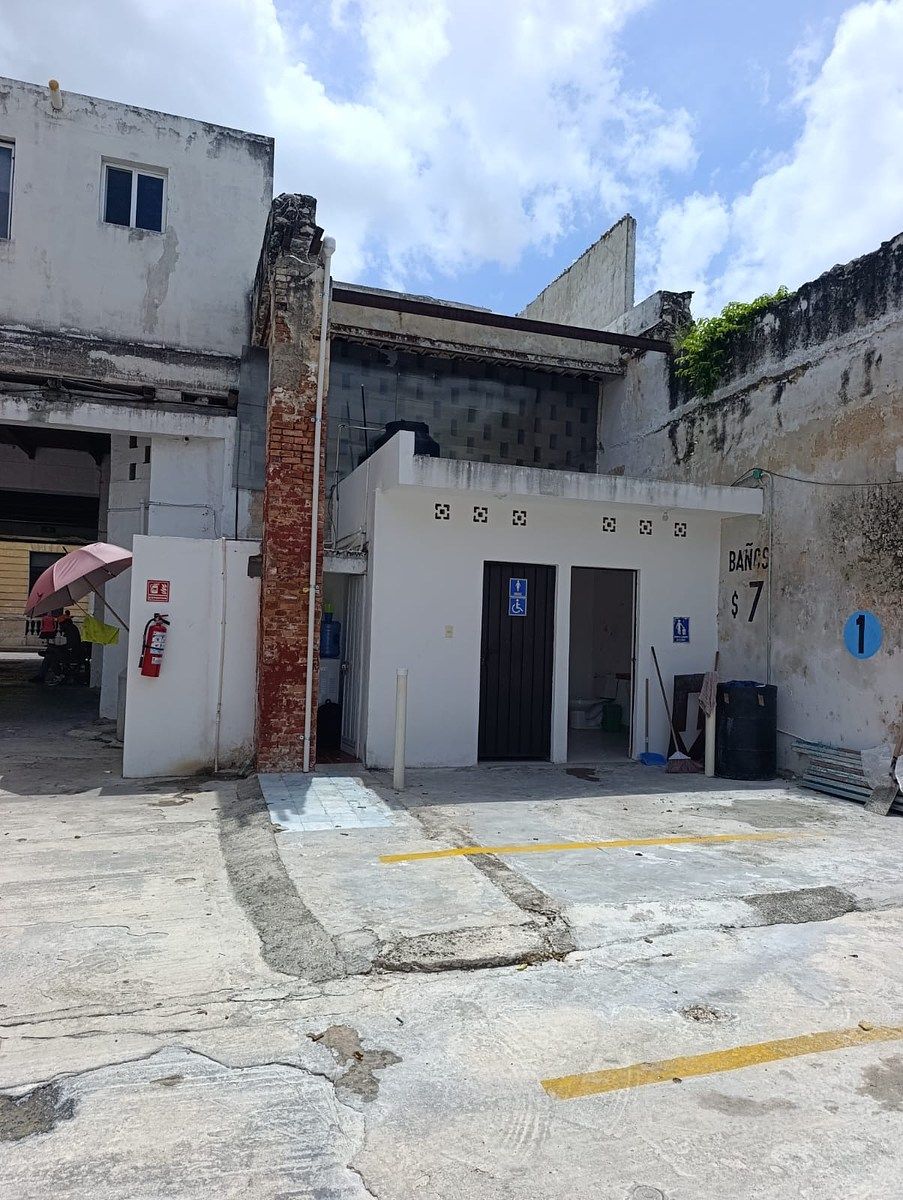 Mini storage for rent in parking lot in the center, Mérida Yucatán, photo 1 of 13