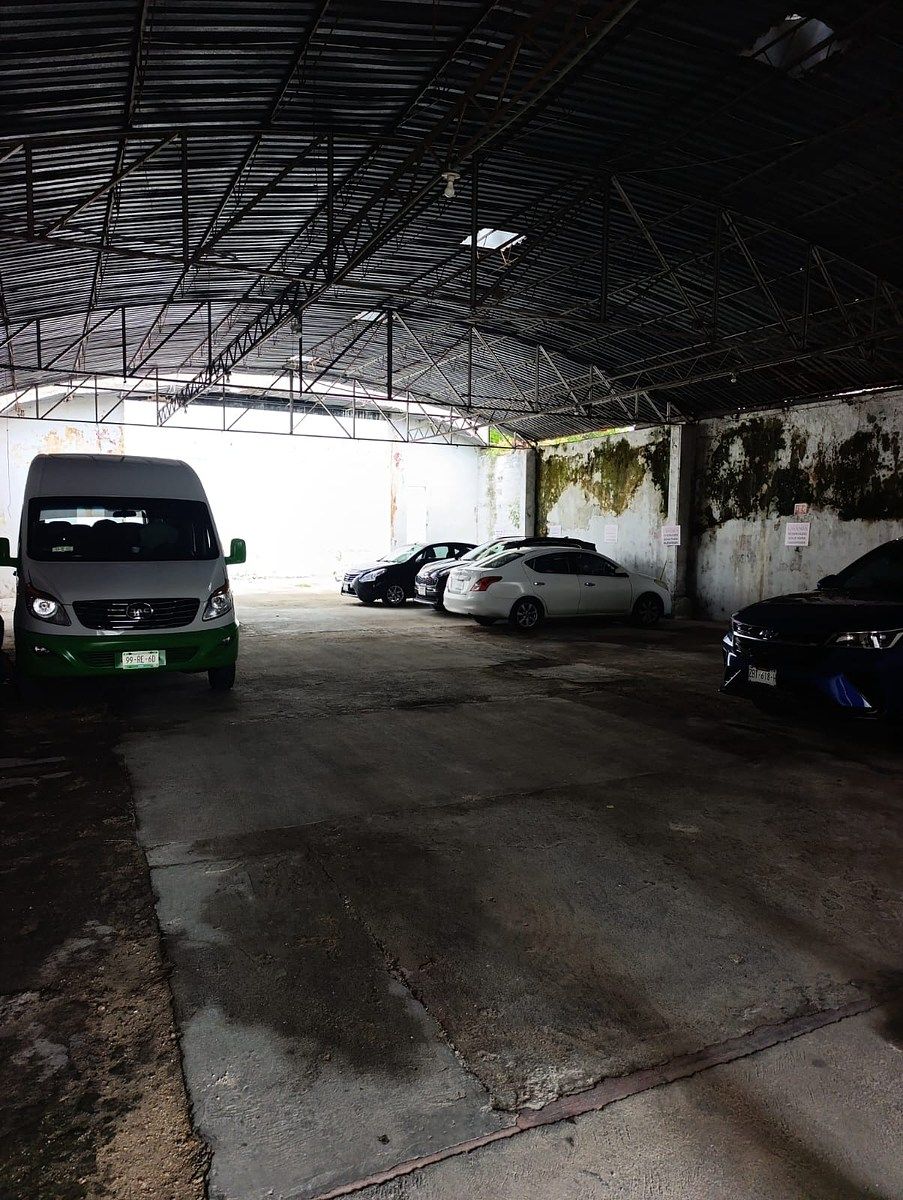 Commercial Storage Unit in Mérida Centro, Mérida, photo 2 of 13