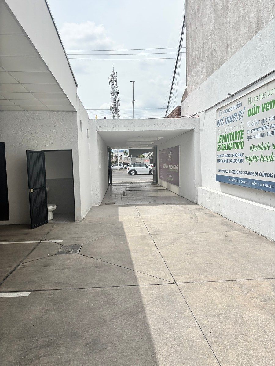Local comercial en Lomas de Querétaro, Querétaro, foto 15 de 17