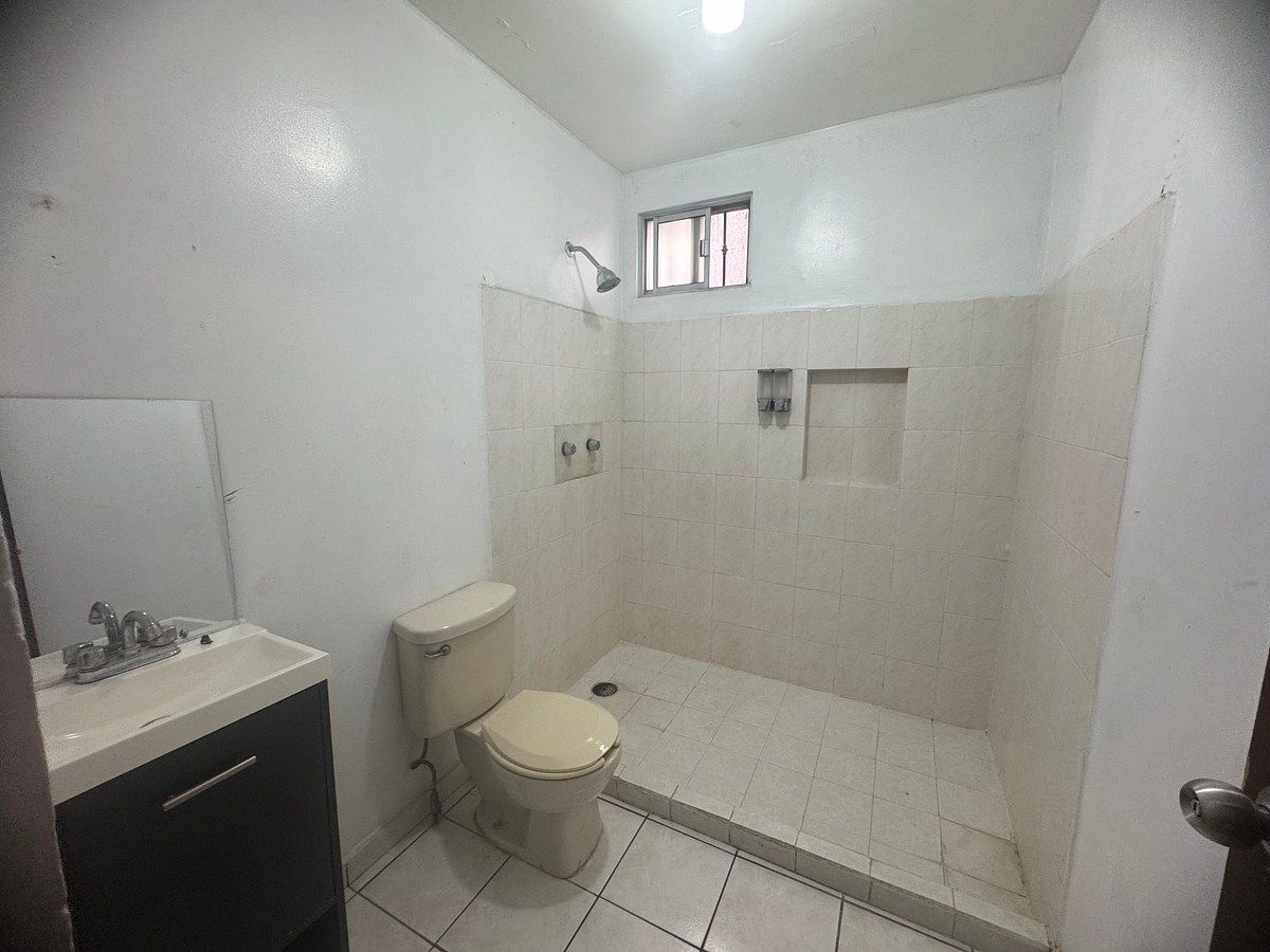 House in Mirador de la Silla, Guadalupe, photo 15 of 25