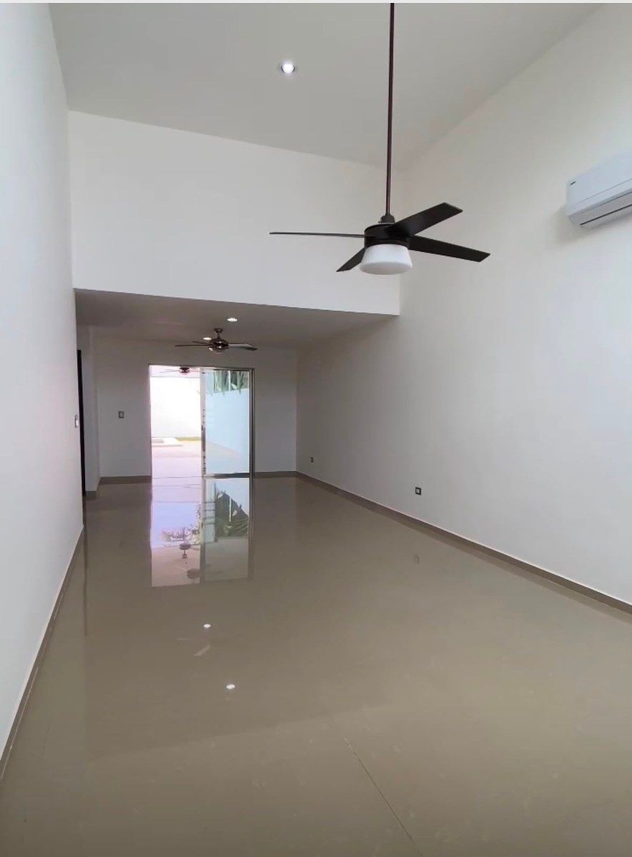 CASA COM PISCINA E PAINÉIS SOLARES EM MONTEBELLO | ZONA NORTE, foto 1 de 13