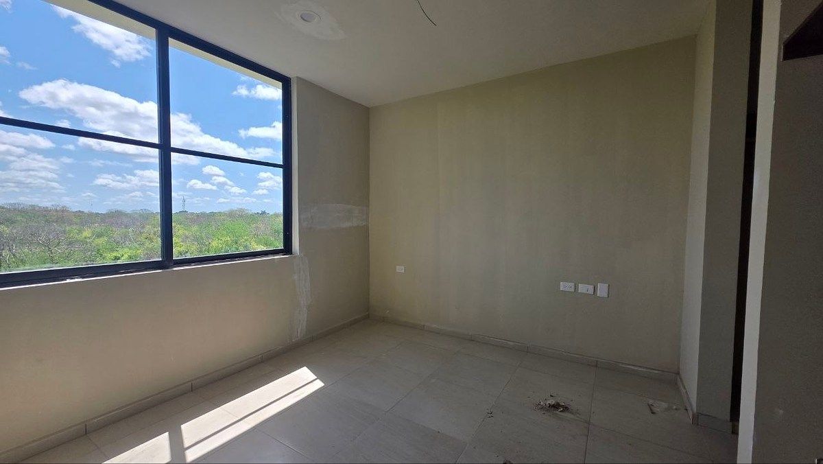 1-BEDROOM APARTMENT FOR SALE, photo 1 of 10