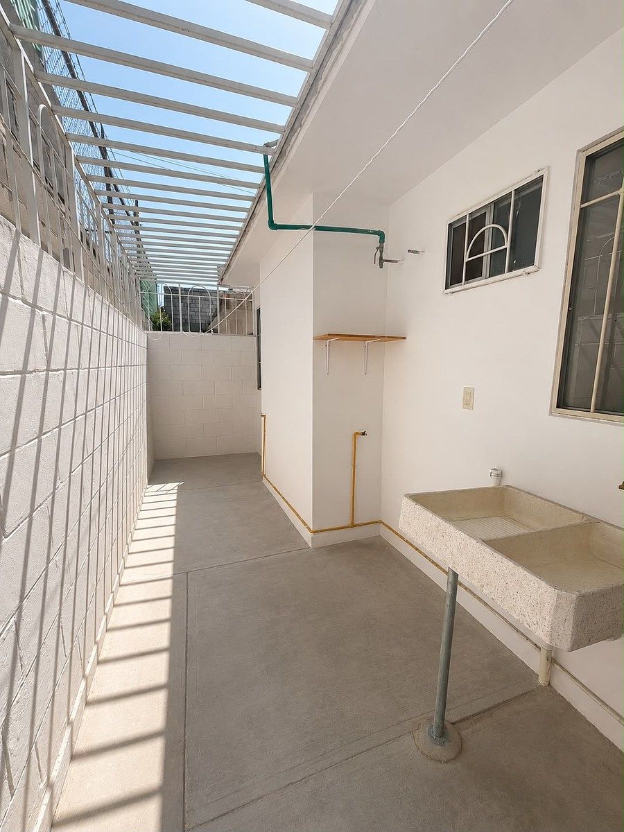 Casa em Colinas de Santa Cruz 2a Sección, Querétaro, foto 3 de 12