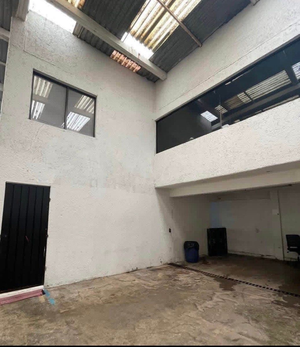 Commercial Storage Unit in Las Arboledas, Tlalnepantla de Baz, photo 2 of 11