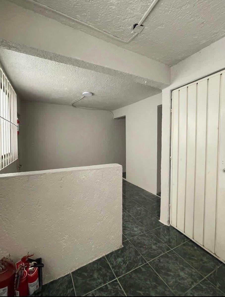 Commercial Storage Unit in Las Arboledas, Tlalnepantla de Baz, photo 6 of 11
