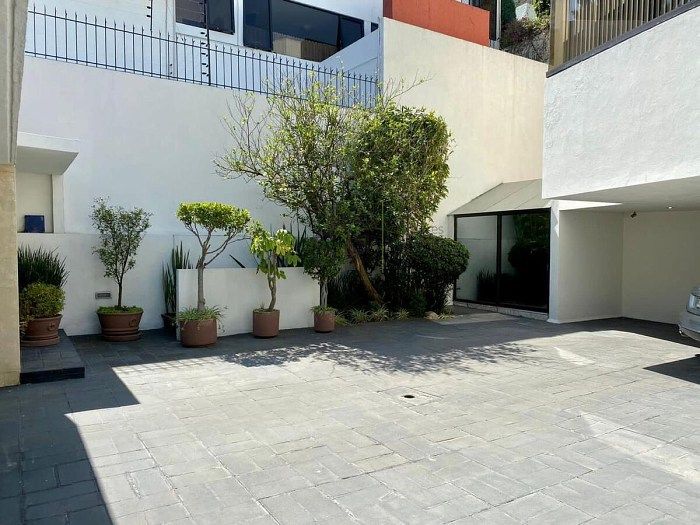 House in Bosque de las Lomas, Miguel Hidalgo, photo 2 of 34