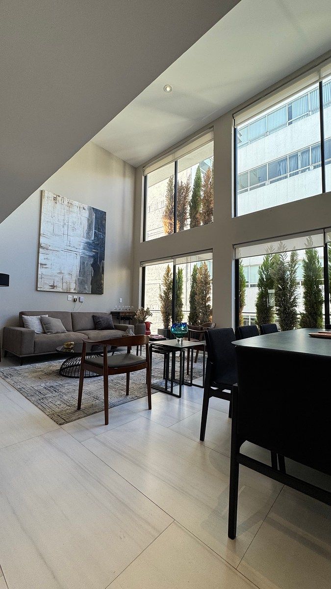 Penthouse with private rooftop, photo 1 of 22