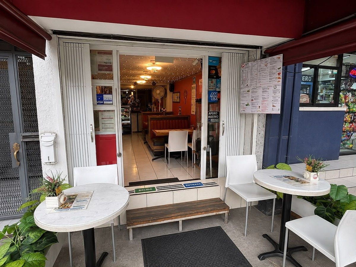SE VENDE LOCAL COMERCIAL, AV. XOLA. AMPLIO USO DE SUELO., foto 1 de 9