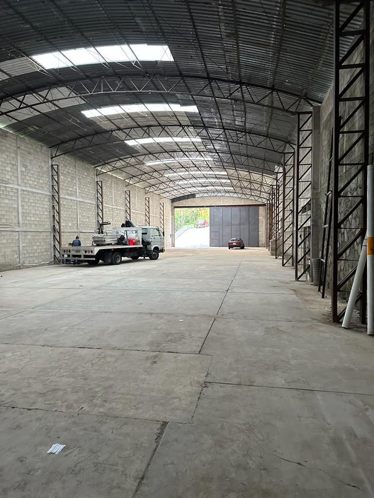 Commercial warehouse in Huixquilucan with excellent access roads, photo 1 of 15