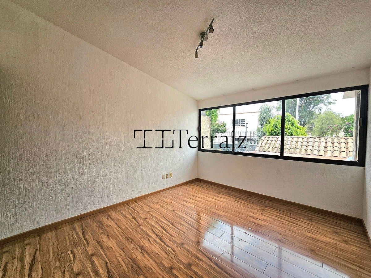 House in Ciudad Satélite, Naucalpan de Juárez, photo 6 of 12
