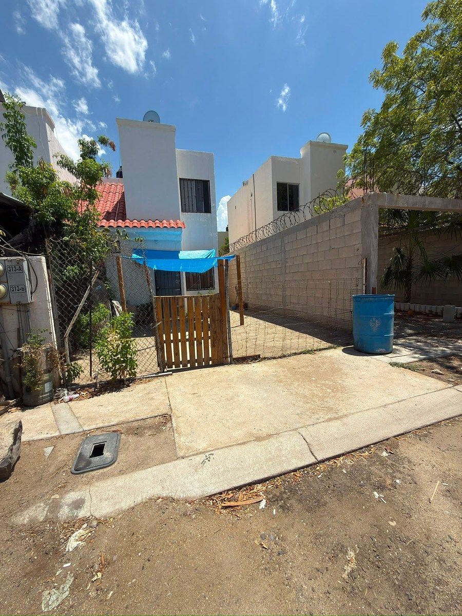 House in El Camino Real, La Paz, photo 2 of 3