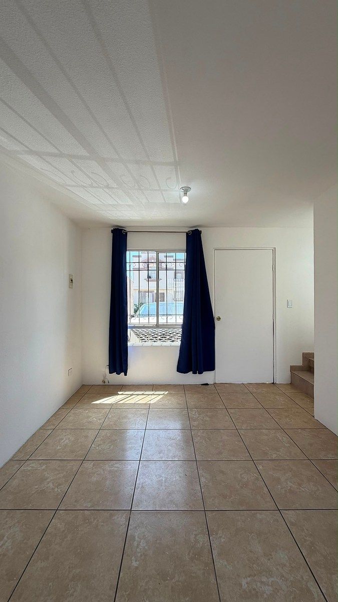 House in Urbi Quinta del Cedro, Tijuana, photo 2 of 19