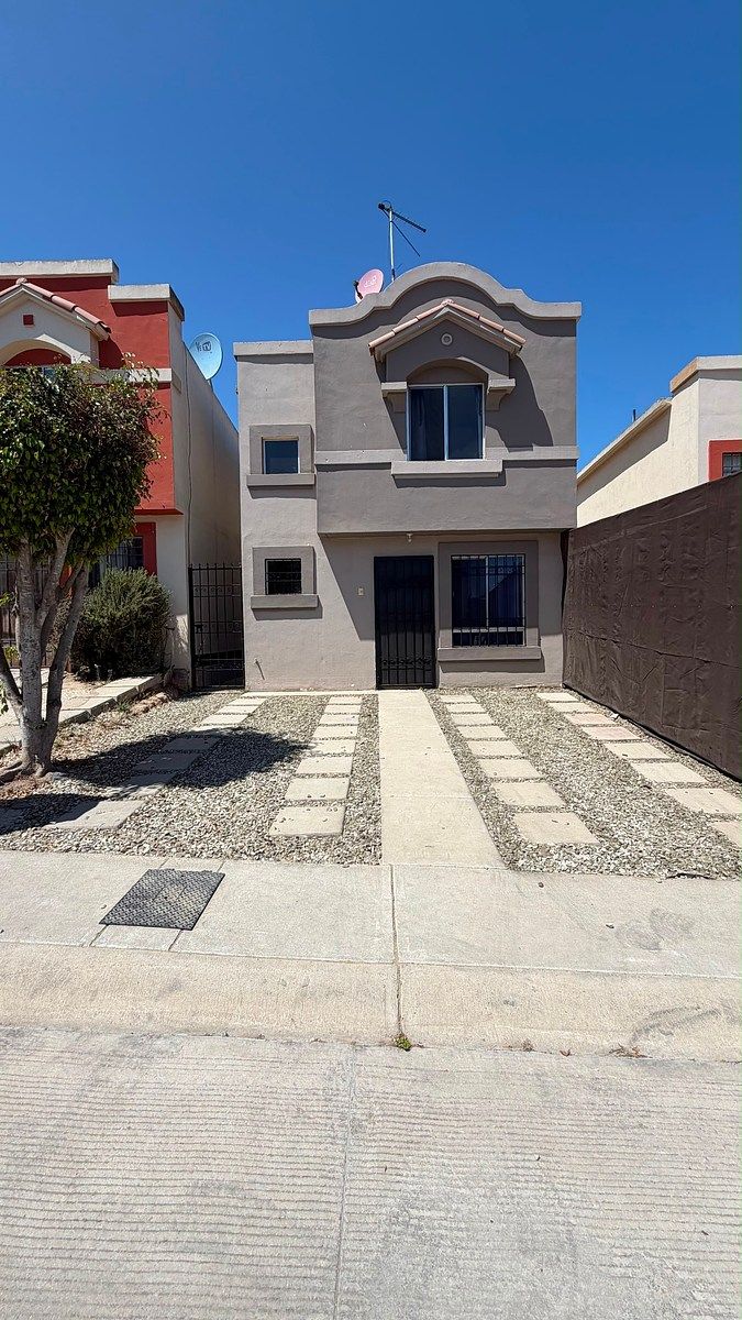 House in Urbi Quinta del Cedro, Tijuana, photo 3 of 19