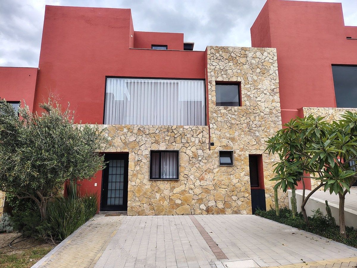 Casa en San Miguel de Allende en privada, 3 recámaras, rooftop y amenidades, foto 1 de 20