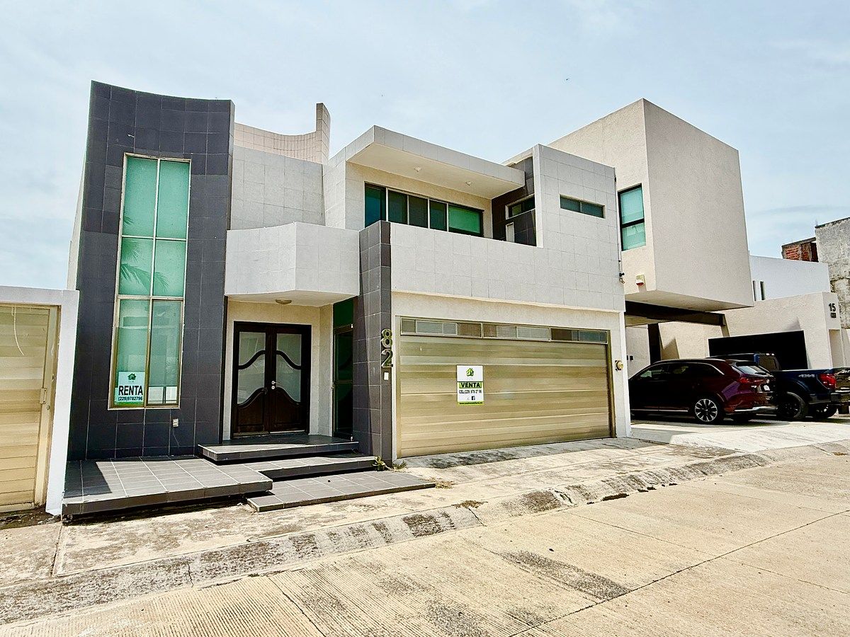 House FOR RENT Lomas Residential, photo 1 of 31