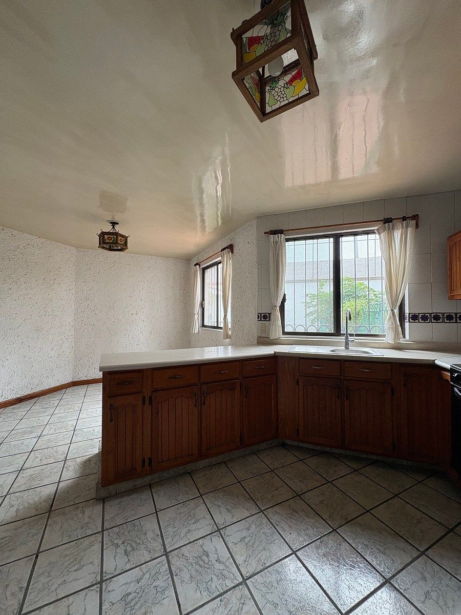 House in Las Brujas, Querétaro, photo 6 of 27