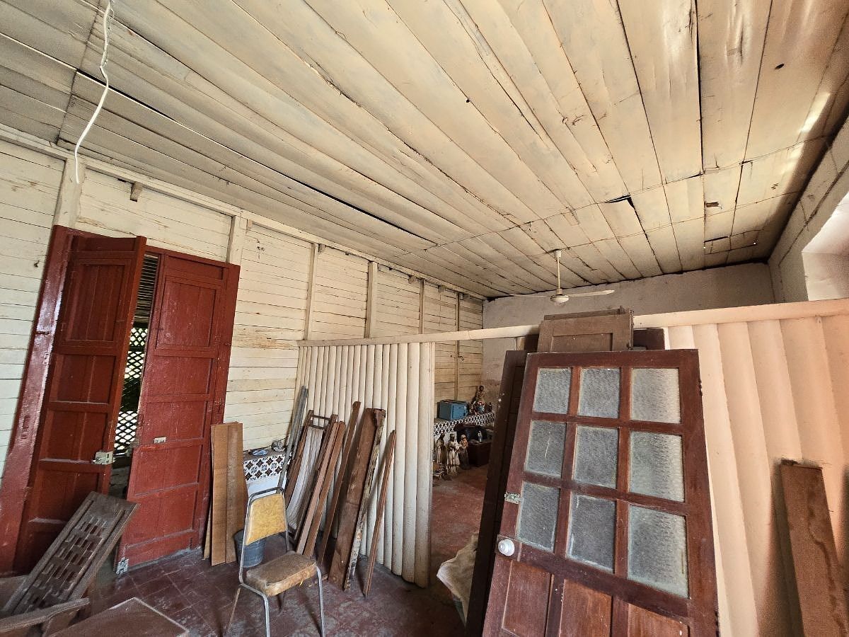 CASA EN VENTA EN MÉRIDA, CENTRO, AMPLIO TERRENO, PARA REMODELAR Y RESTAURAR - foto 2