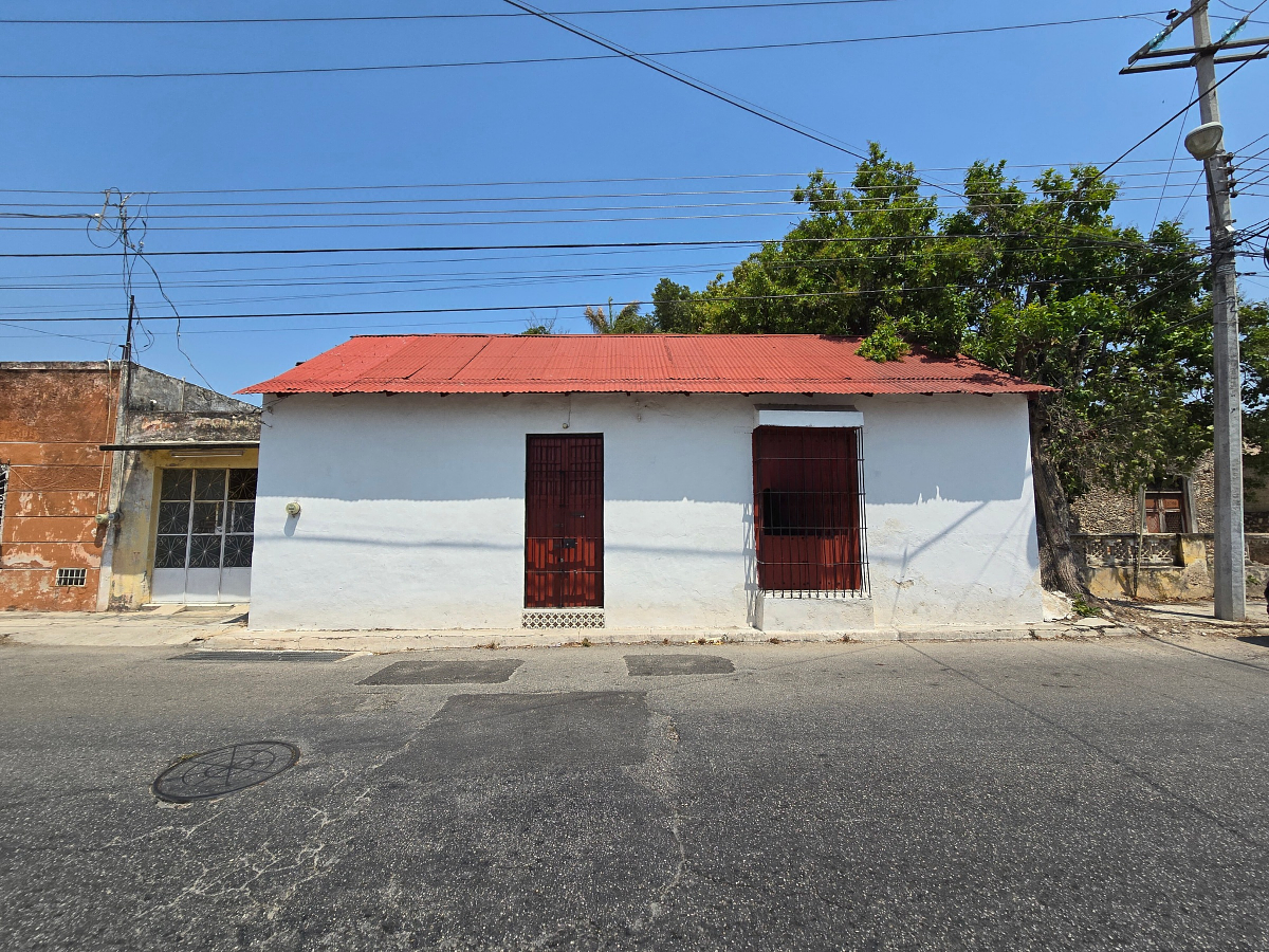 CASA EN VENTA EN MÉRIDA, CENTRO, AMPLIO TERRENO, PARA REMODELAR Y RESTAURAR - foto 1
