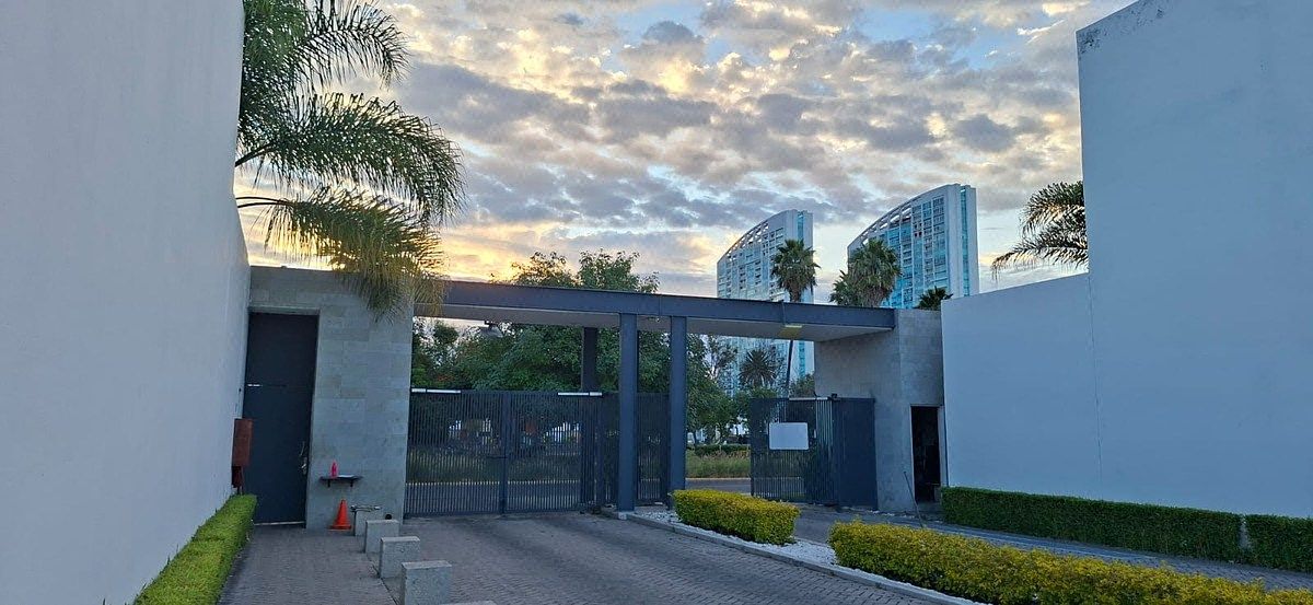 VENTA CASA JURIQUILLA SANTA FE QUERÉTARO, foto 1 de 26