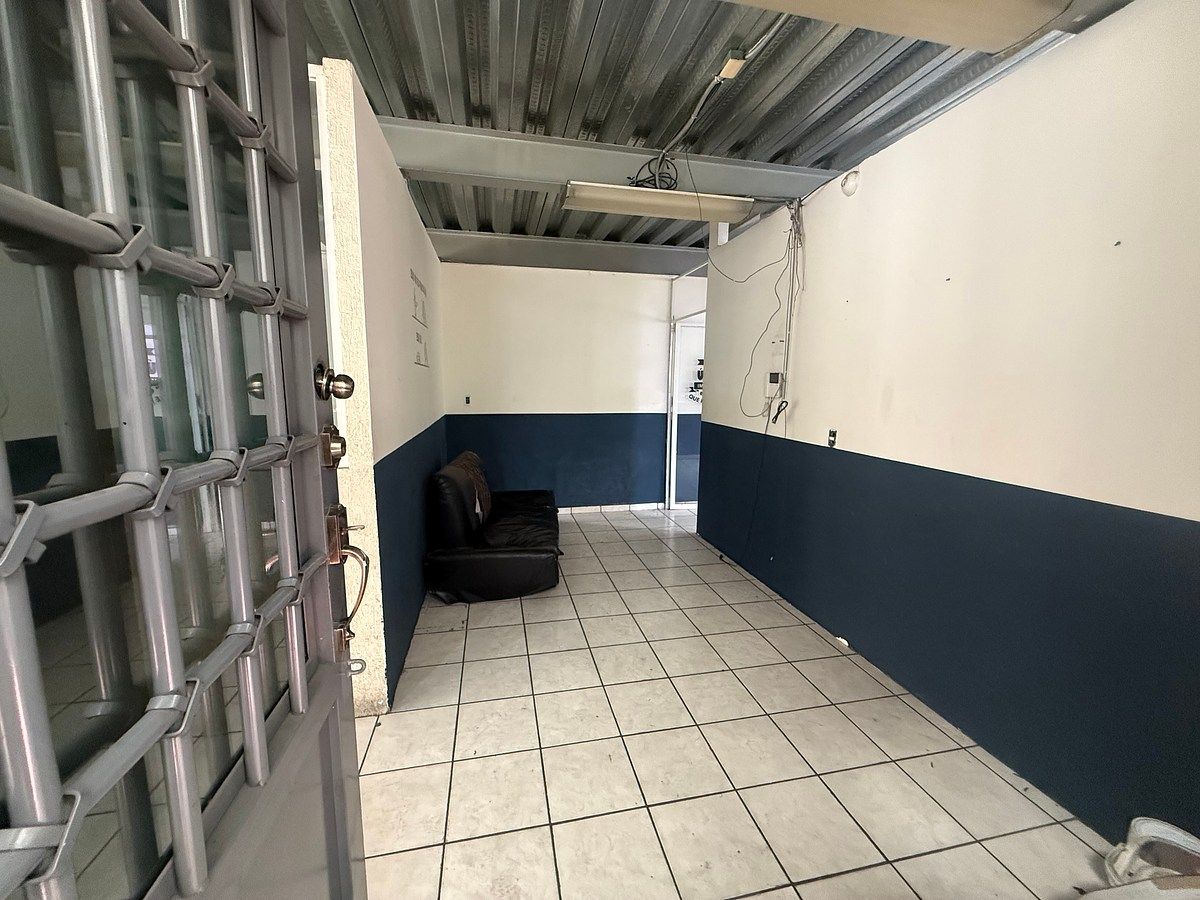 Retail Space in Viveros de La Loma, Tlalnepantla de Baz, photo 4 of 16