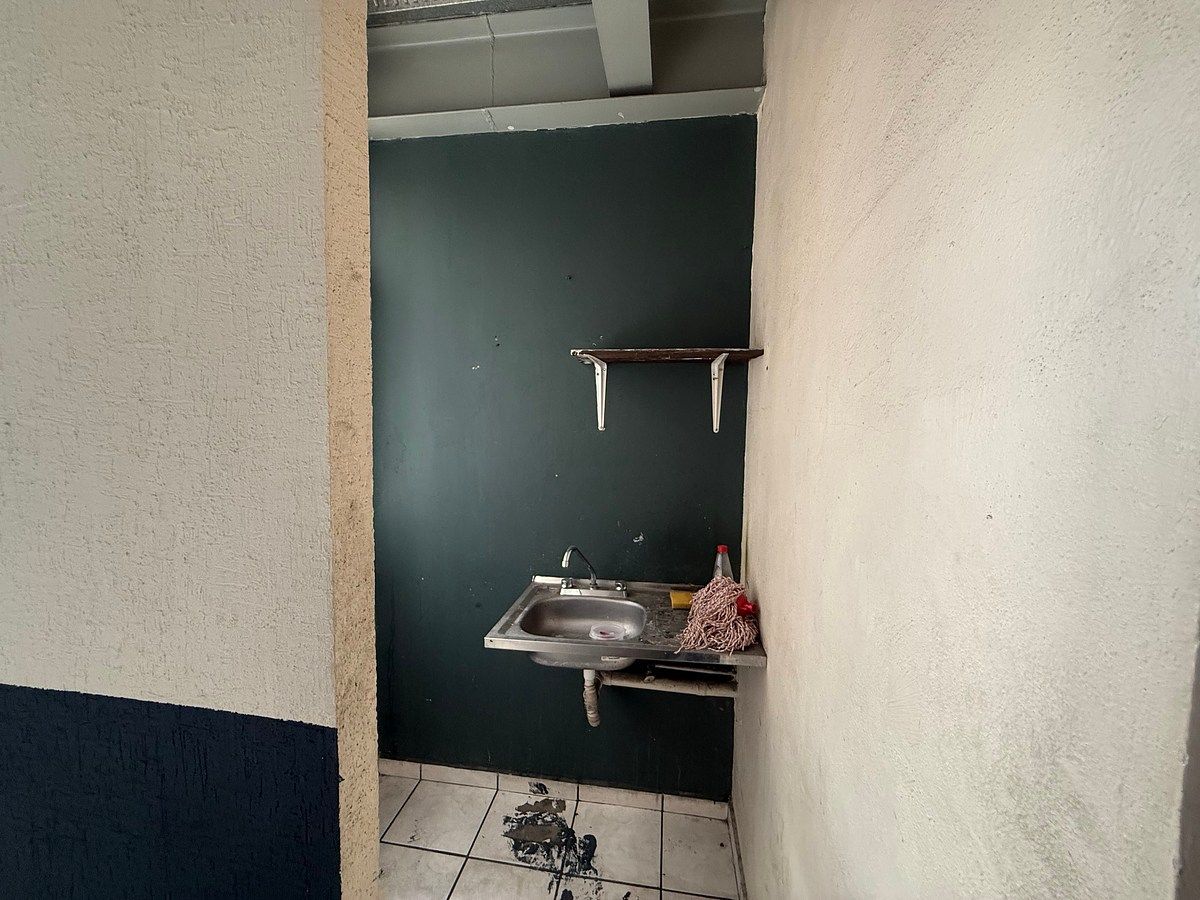 Retail Space in Viveros de La Loma, Tlalnepantla de Baz, photo 15 of 16