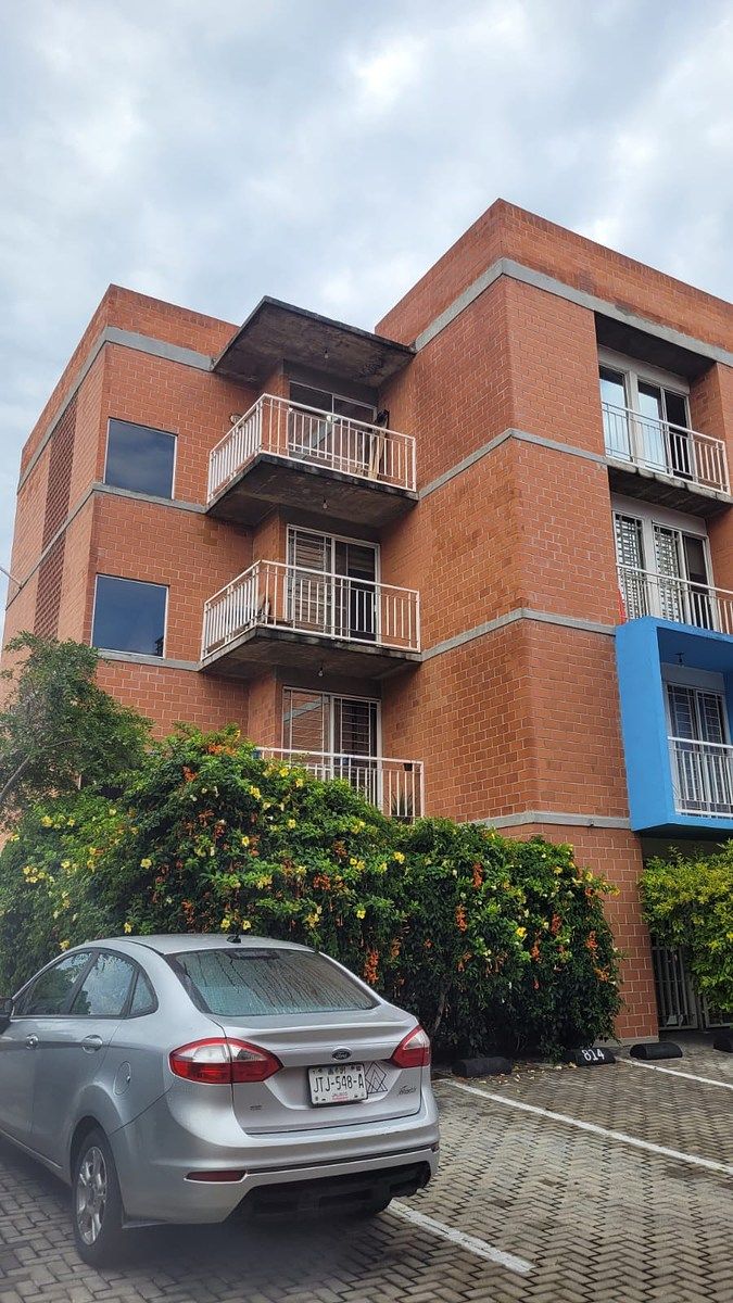 DEPARTAMENTO EN TLAQUEPAQUE RECIÉN RENODELADO, foto 1 de 9