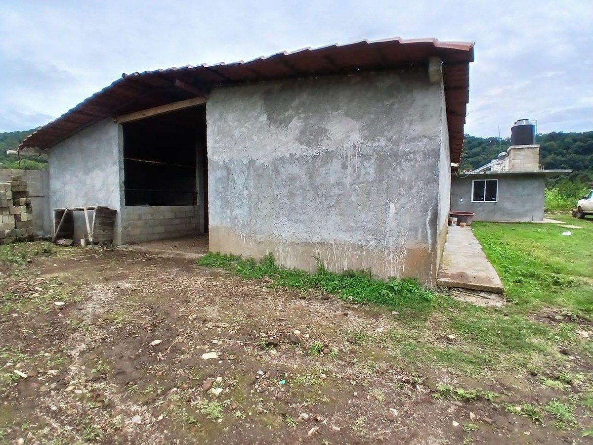Caballerizas en renta con terreno en la Cuadrilla, foto 1 de 23