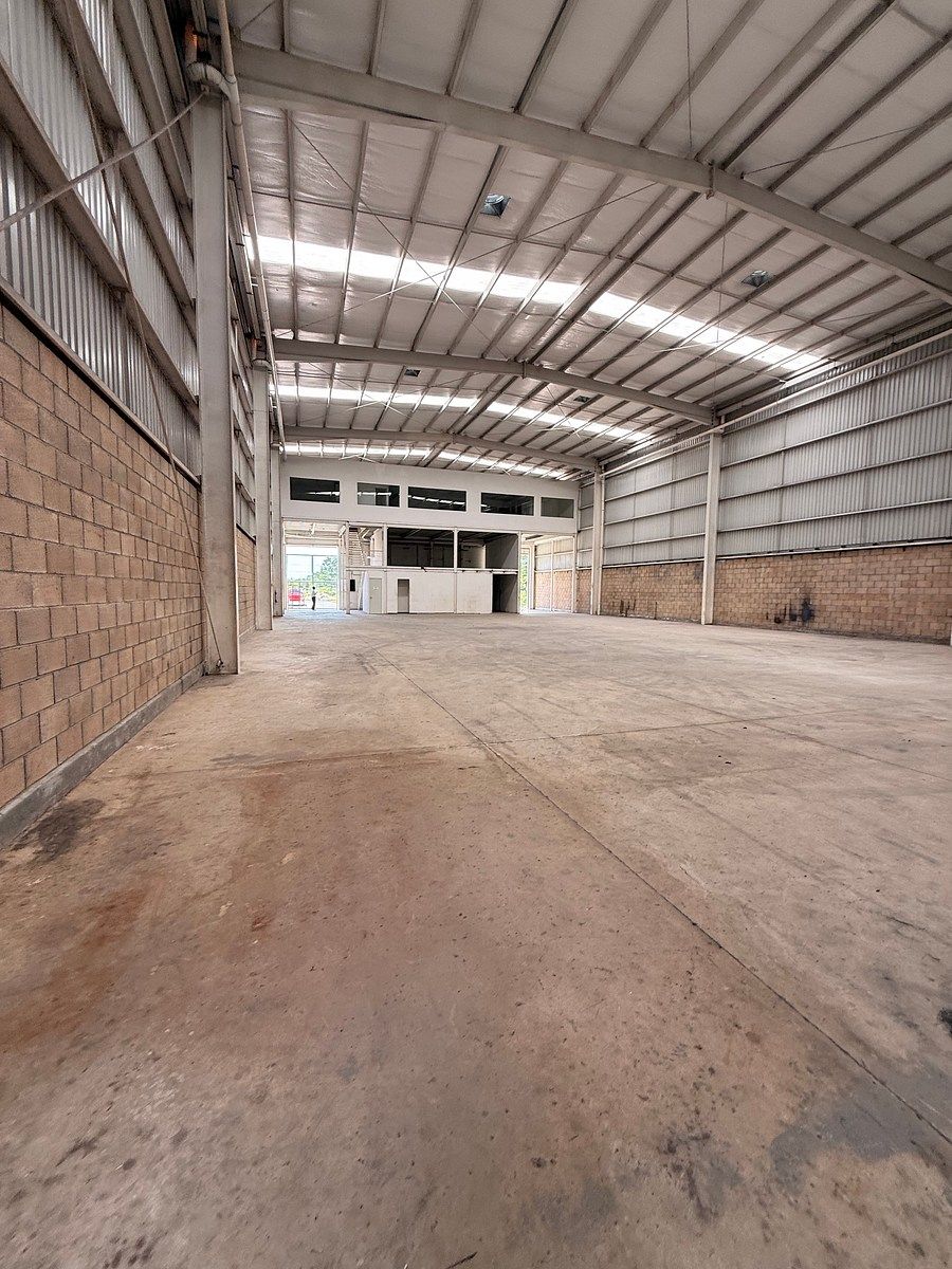 Bodegas con oficinas cerca de empresas lyncott y TNbuiling Mérida, foto 1 de 18