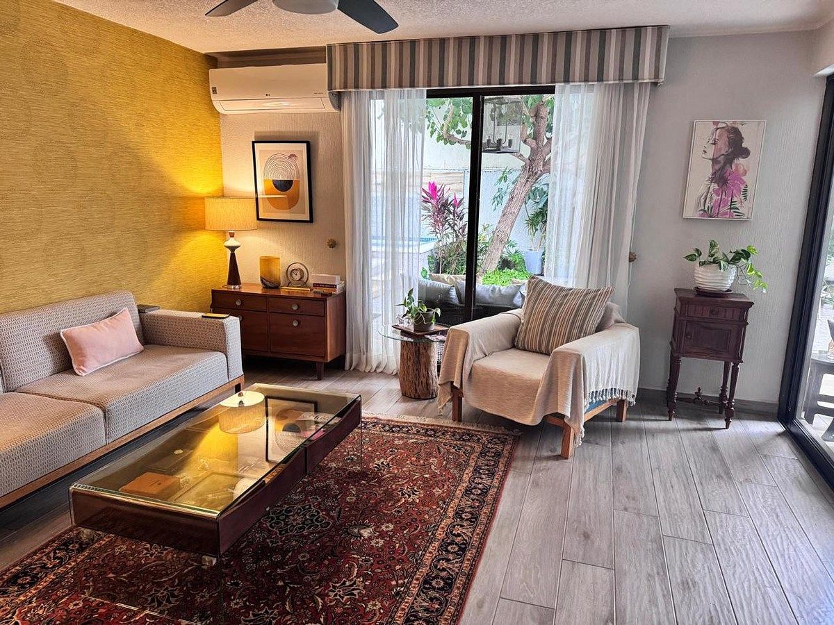 Sale of House in Monterreal, photo 1 of 26