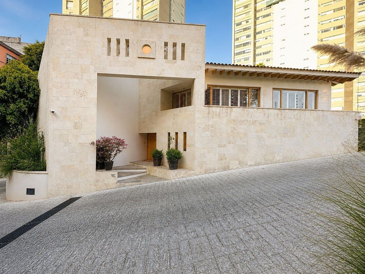 RENT - BEAUTIFUL HOUSE IN A CONDOMINIUM IN BOSQUES DE LAS LOMAS, photo 1 of 31