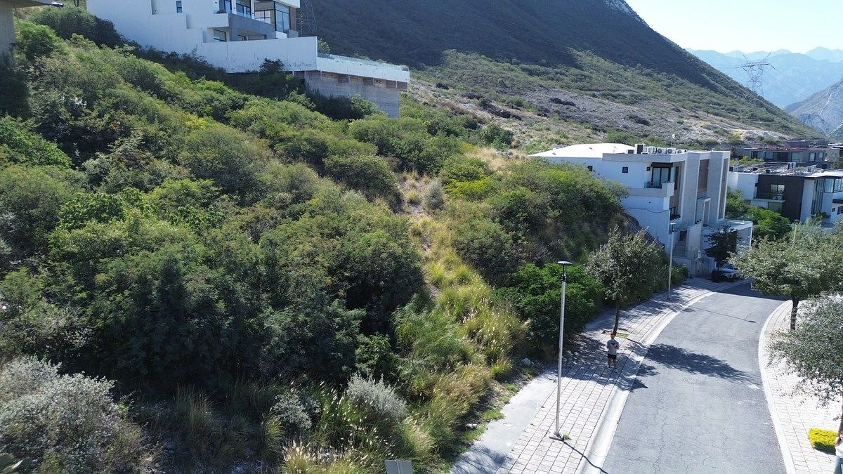 Ascending Land with Spectacular Views | 569 m², photo 1 of 7
