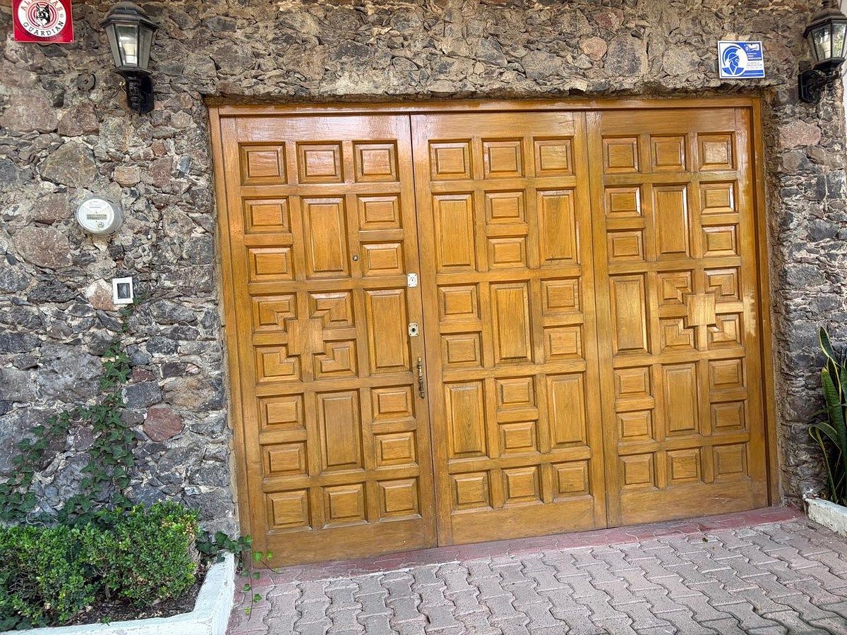 CASA EN VENTA CALLE HIGO ALAMOS 1A SECCION, foto 1 de 37