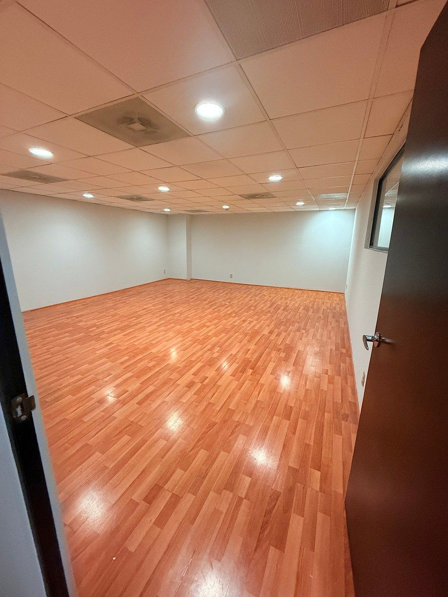 SE RENTA OFICINA, foto 1 de 12