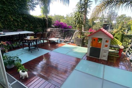 BEAUTIFUL HOUSE IN LAS LOMAS WITH SPECTACULAR VIEW