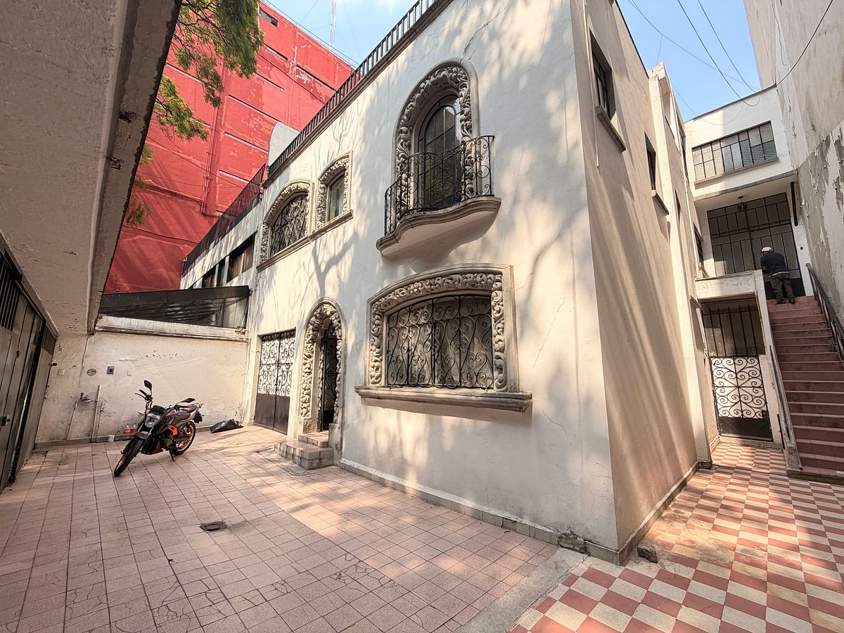 HOUSE FOR SALE WITH LAND USE IN POLANCO, photo 1 of 31