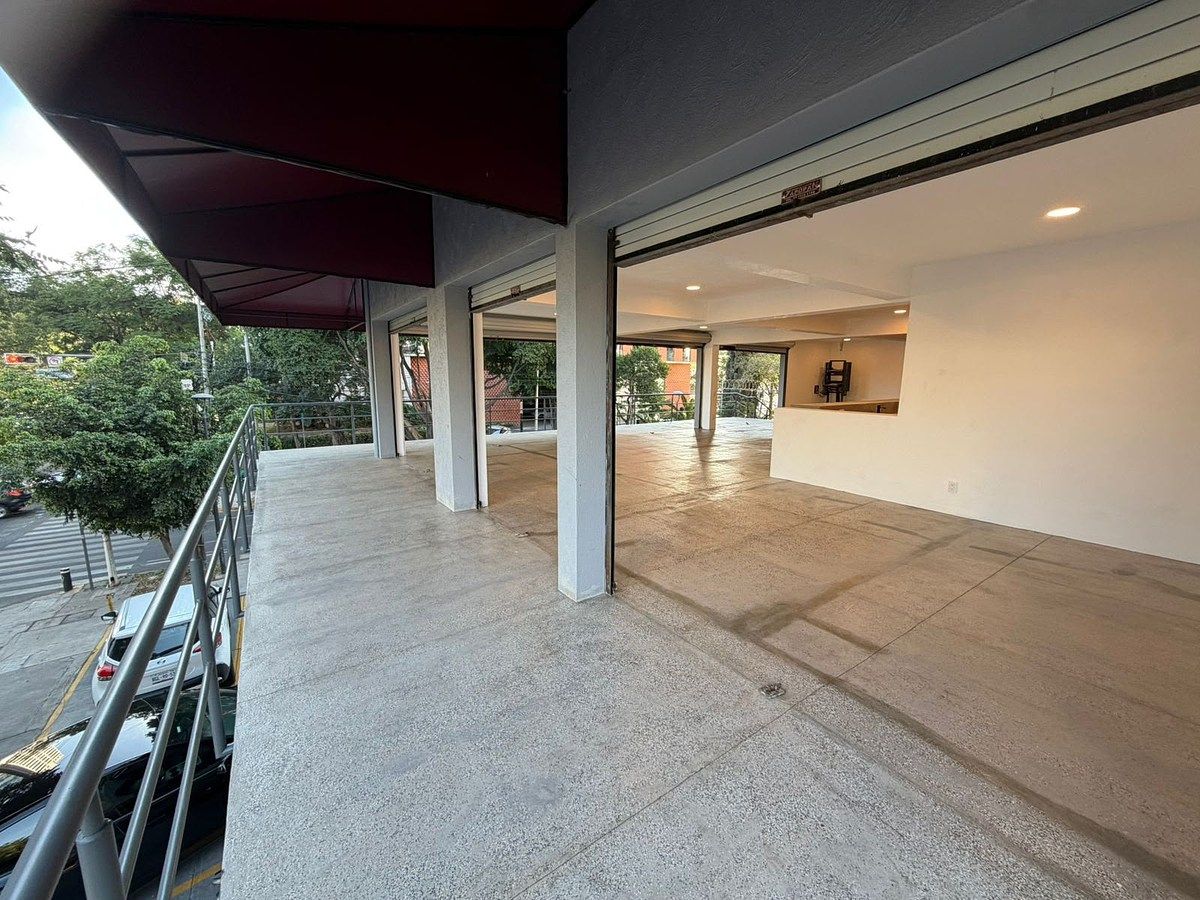 Local comercial en renta en Ladrón de Guevara | Ideal para restaurante, foto 1 de 13