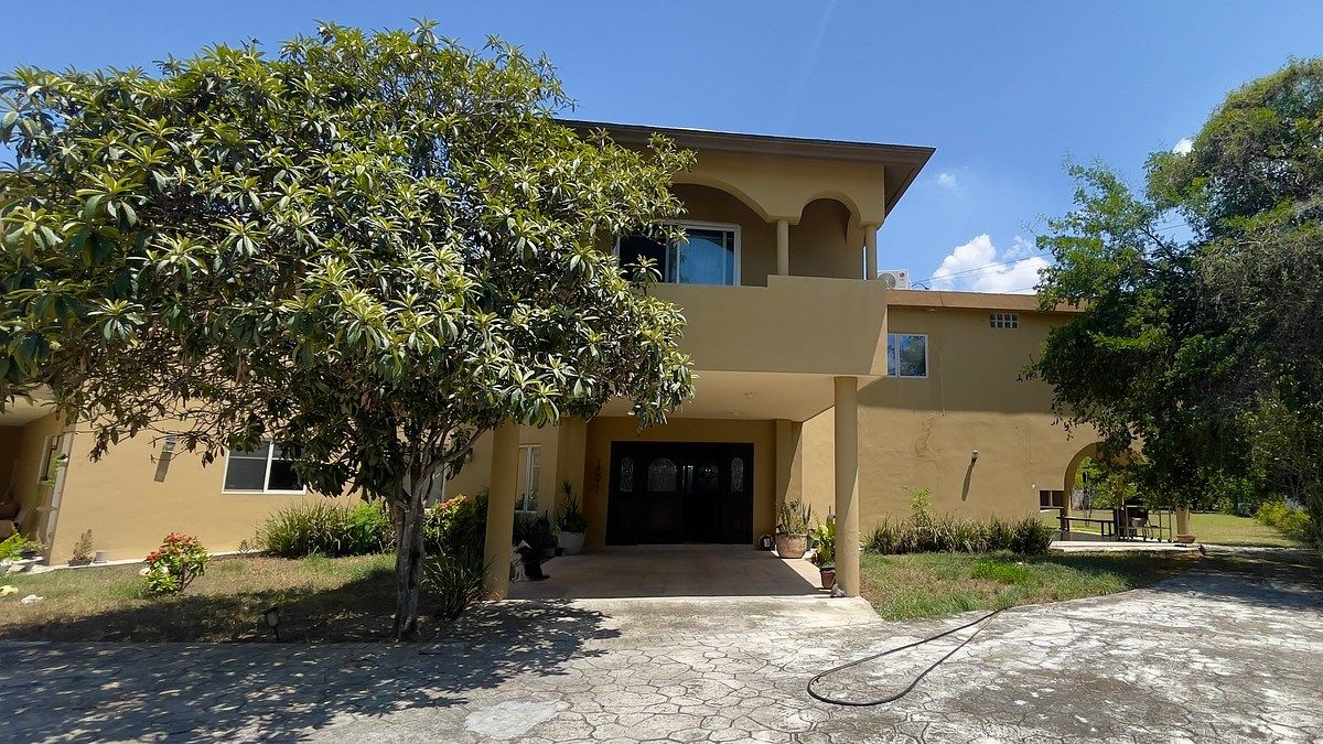 House in Yerbaniz, Santiago, photo 2 of 14