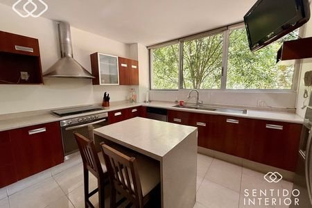 Apartment with garden in Lomas Country