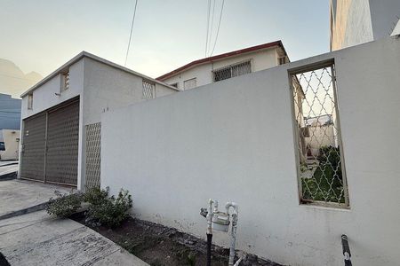CASA À VENDA EM CUMBRES 3º SETOR