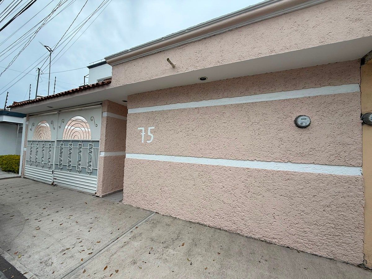 Casa em Colinas del Cimatario, Querétaro, foto 3 de 24