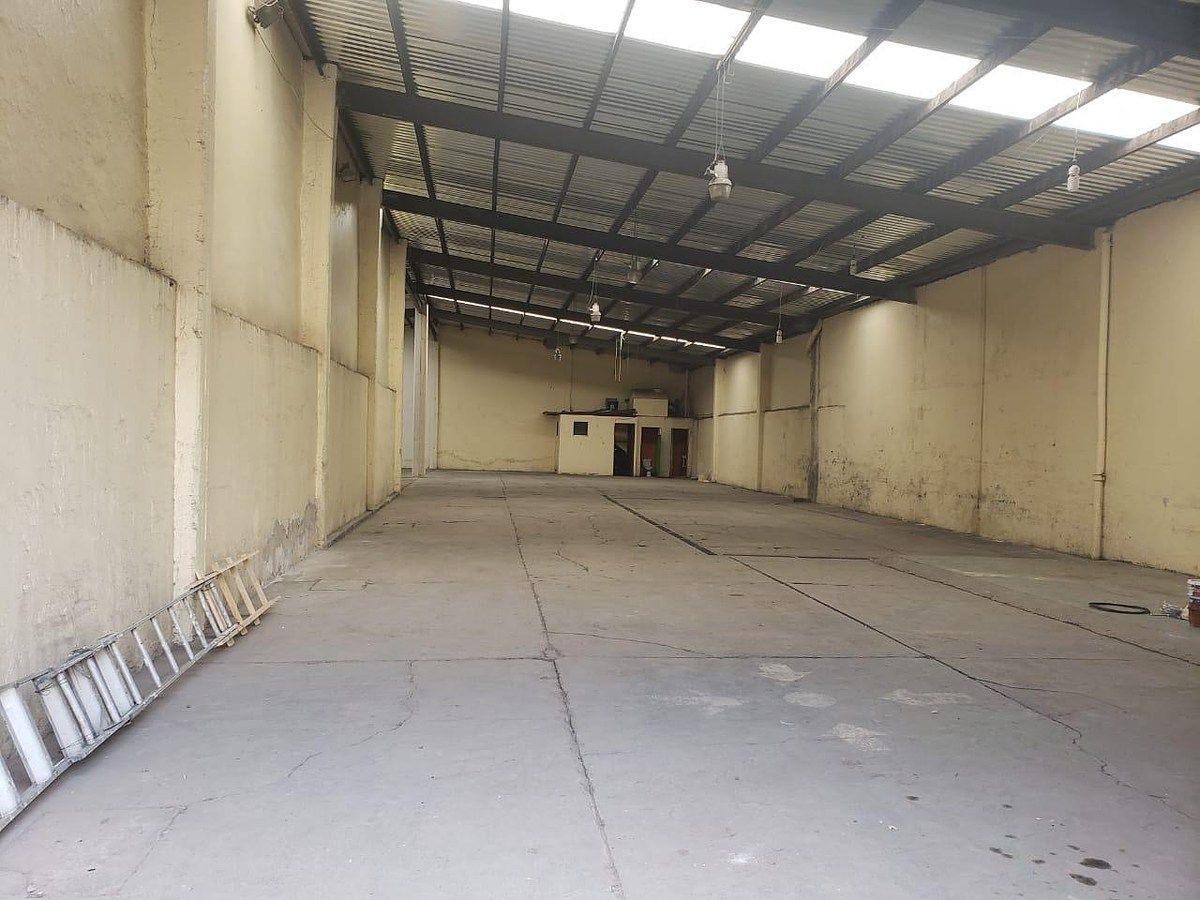 Renta de bodega comercial en colonia Santa María la Ribera, foto 1 de 17
