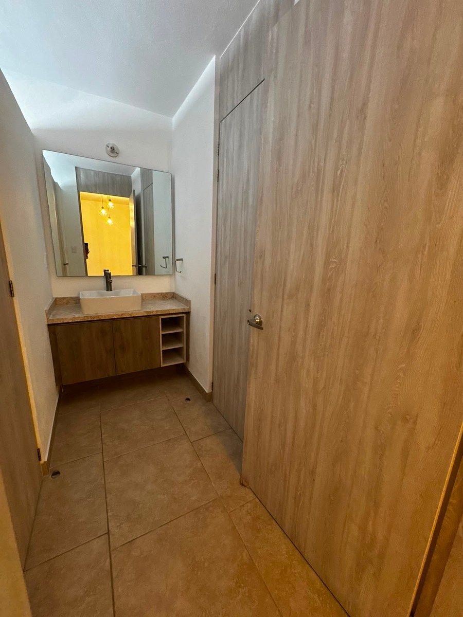 House in Gated Community in Residencial el Refugio, Querétaro, photo 7 of 17