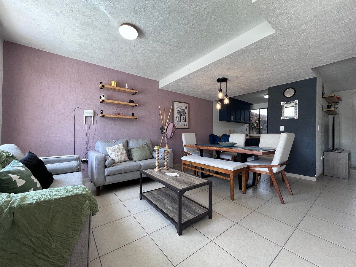 Casa mobiliada para alugar em Rincones del Marqués, El Marqués — 3 quartos, 2.5 banheiros, foto 1 de 10