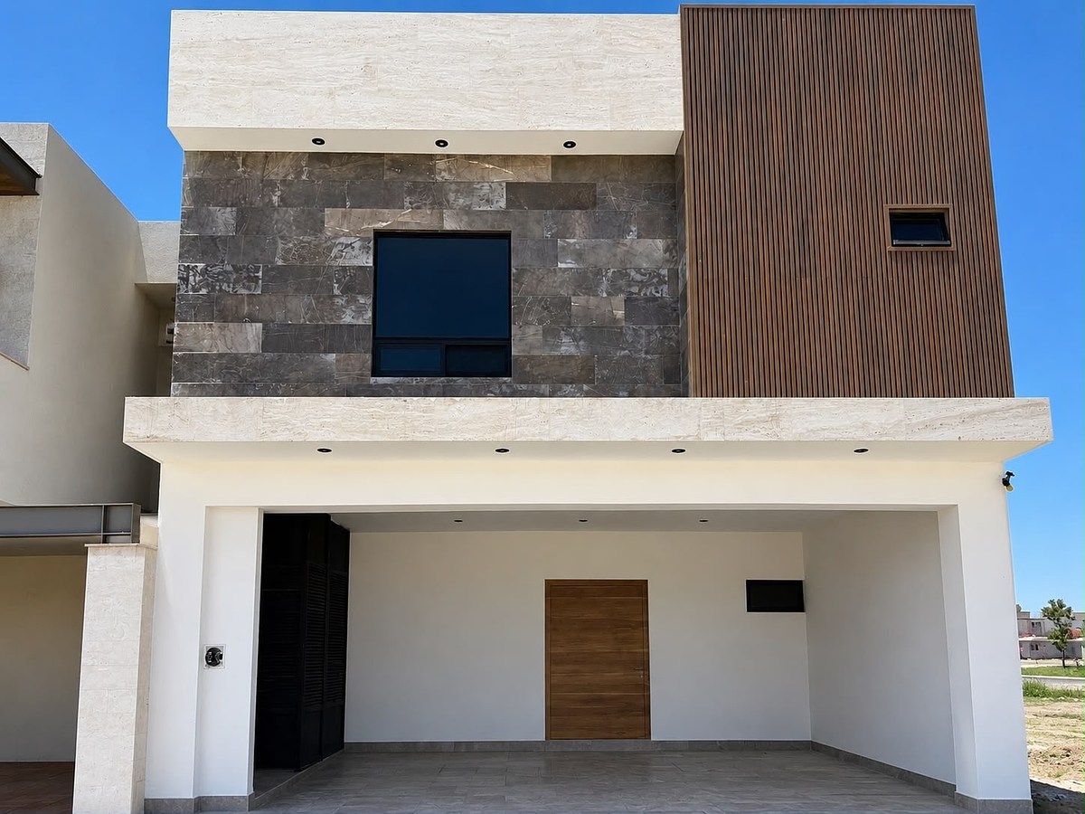 Pre-Sale Beautiful Houses in Los Portales / Blvd. La Nogalera, Torreón, Coahuila, photo 1 of 27