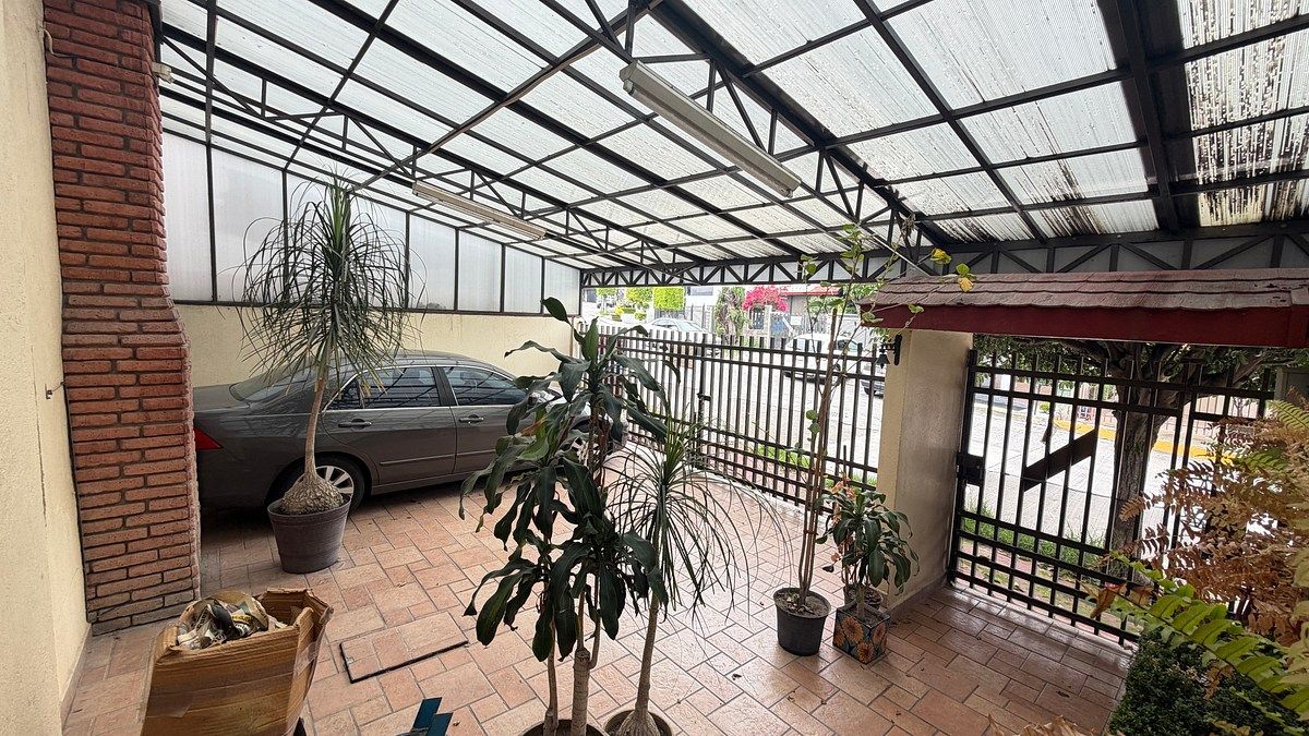 House in Jardines de Satélite, Naucalpan de Juárez, photo 21 of 35