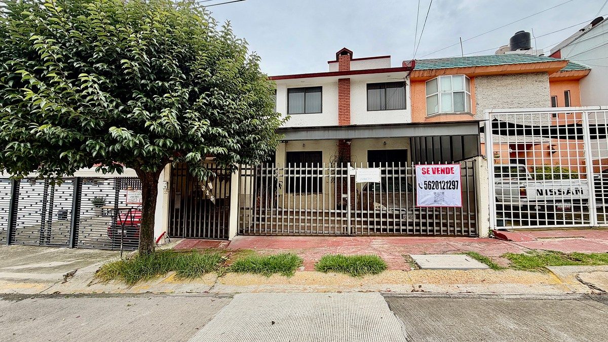 House in Jardines de Satélite, Naucalpan de Juárez, photo 28 of 35