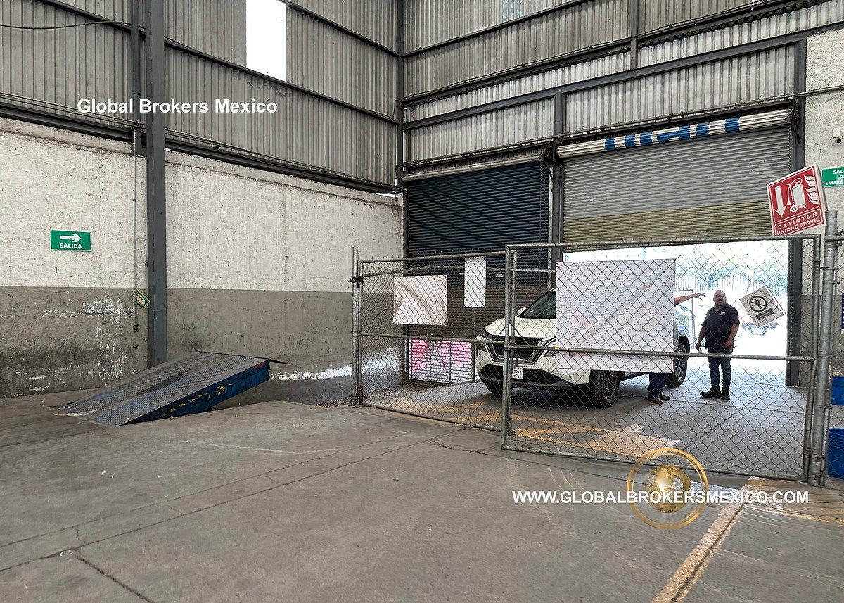 Commercial Storage Unit in La Aurora, Guadalajara, photo 7 of 18