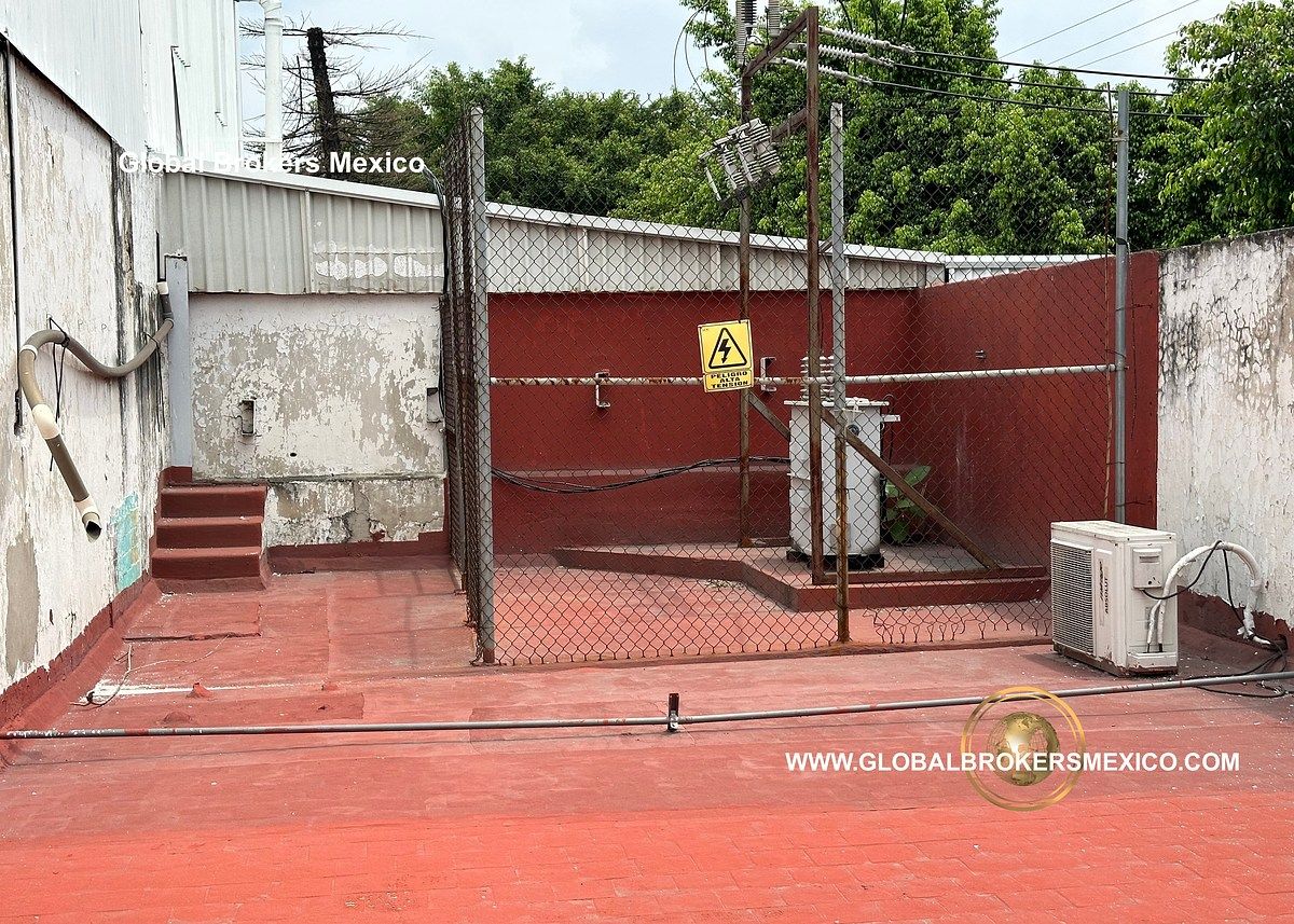 Commercial Storage Unit in La Aurora, Guadalajara, photo 9 of 18