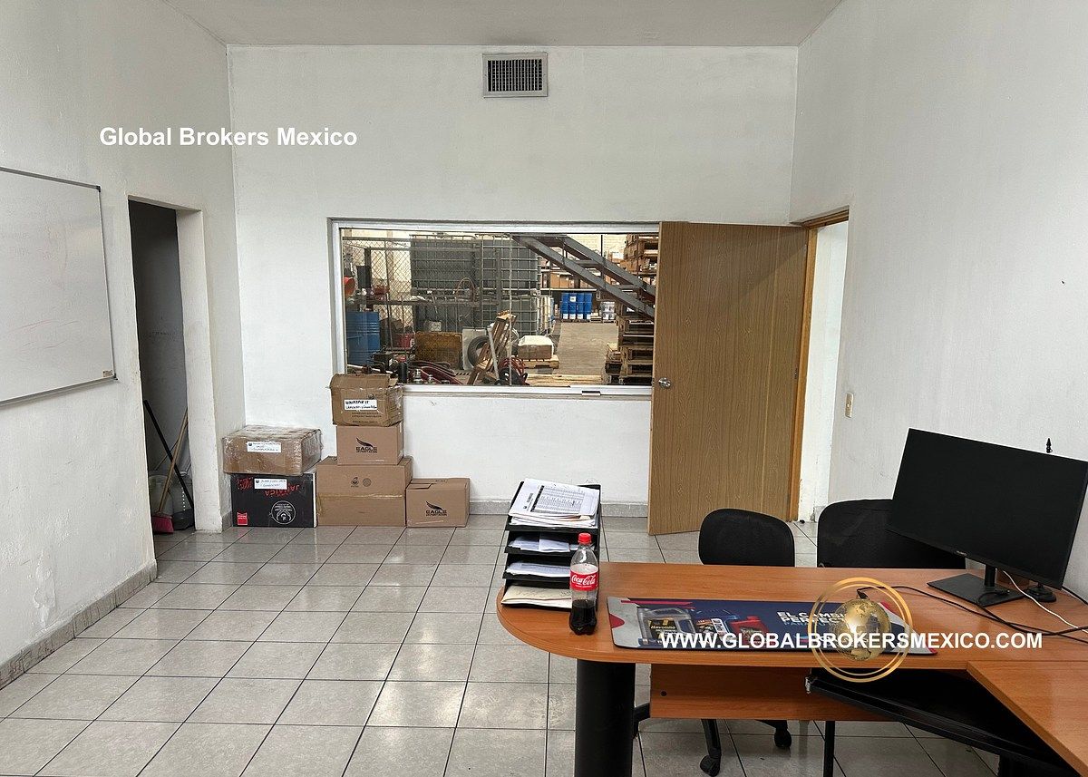 Commercial Storage Unit in La Aurora, Guadalajara, photo 14 of 18
