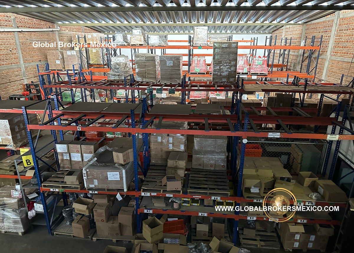 Commercial Storage Unit in La Aurora, Guadalajara, photo 6 of 19